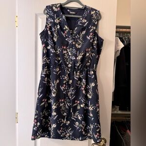 Dress with tie at waste